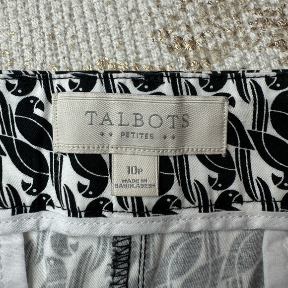 TALBOTS Petites Black White Parrot Print Capris | Size 10P - Picture 6 of 10